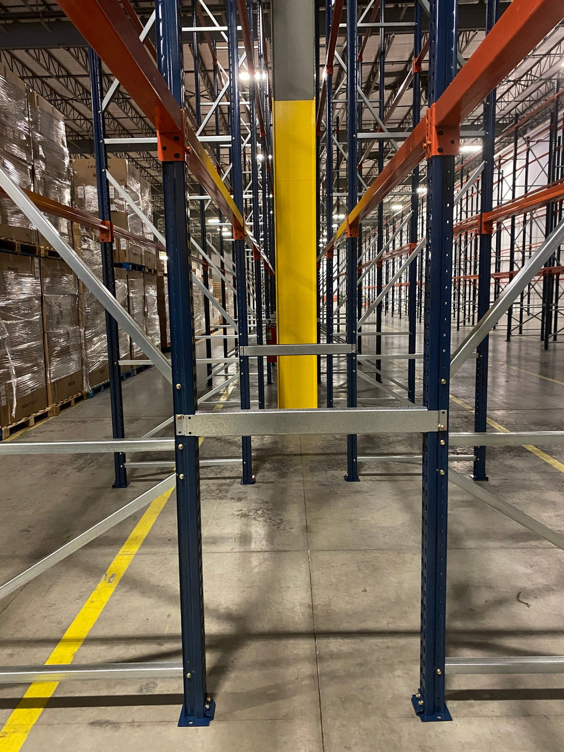 What is pallet rack flue space?